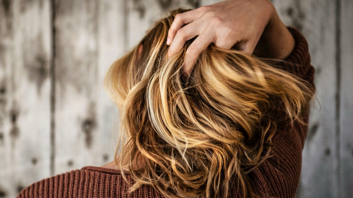 5 Ways You Unknowingly Damage Your Hair